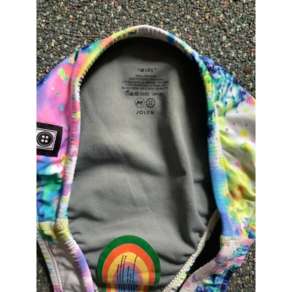 Jolyn - Picture 2 of 3